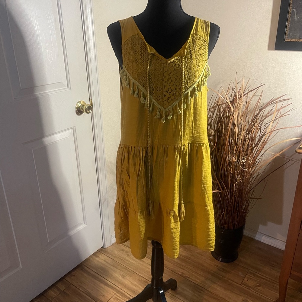ePretty Chicago brand women's dress size large